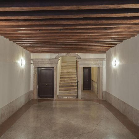 Super Central 1 Bedroom Apartment Velence Kültér fotó