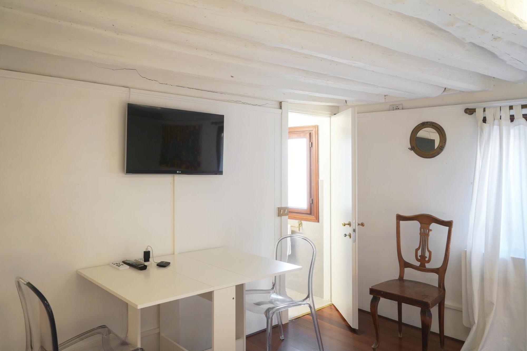 Super Central 1 Bedroom Apartment Velence Kültér fotó